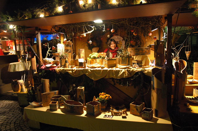aw101205_xmasfair17