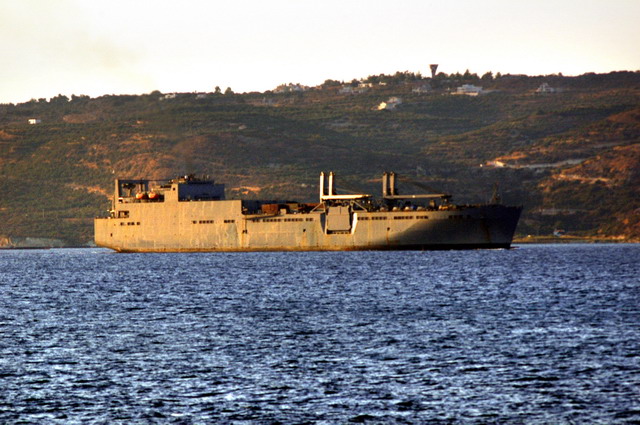 crete060905_20_kalives_navyboat
