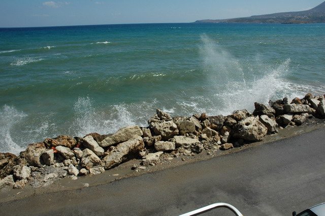 crete090905_01_kalives_roughsea