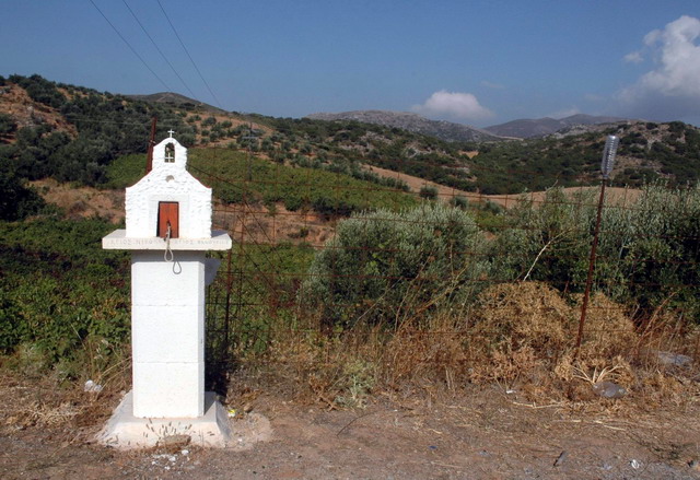crete110905_82_between_kantanos_tavroniti