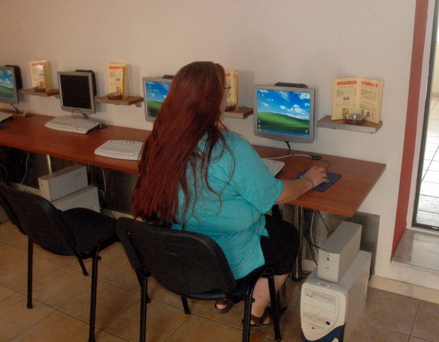 crete120905_10_kalives_internetcafe