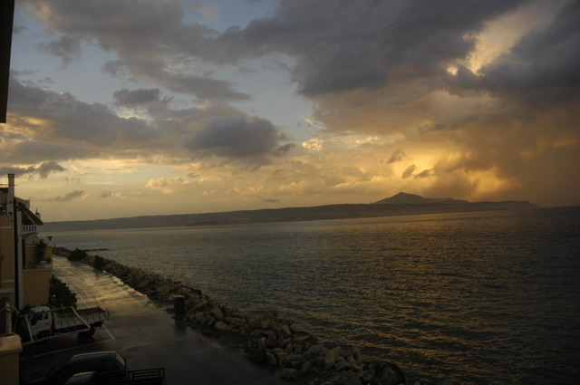 crete150905_45_thunder