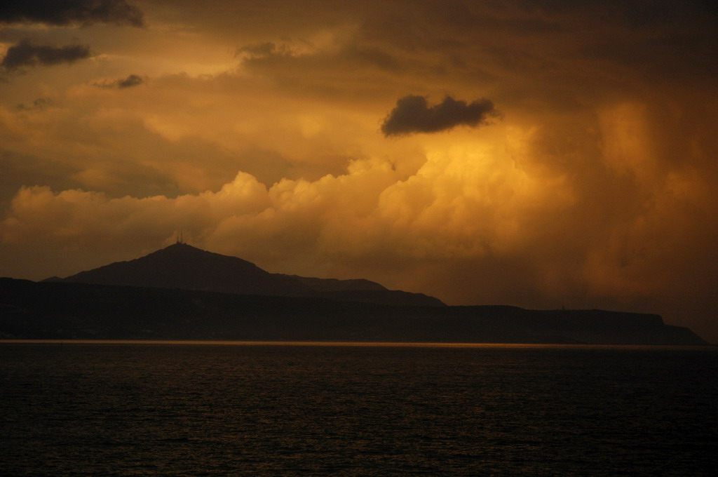 crete150905_50_thunder