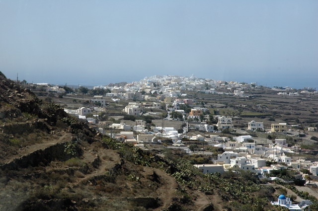 crete200905_044_santorini_between_phyrgos_ia