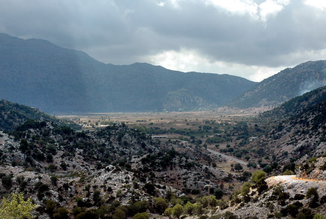 crete230905_092_omalos_plateau
