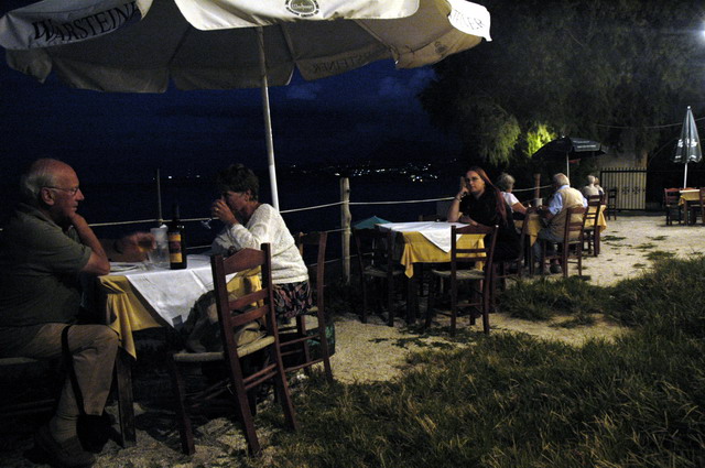 crete230905_116_kalives_peperia