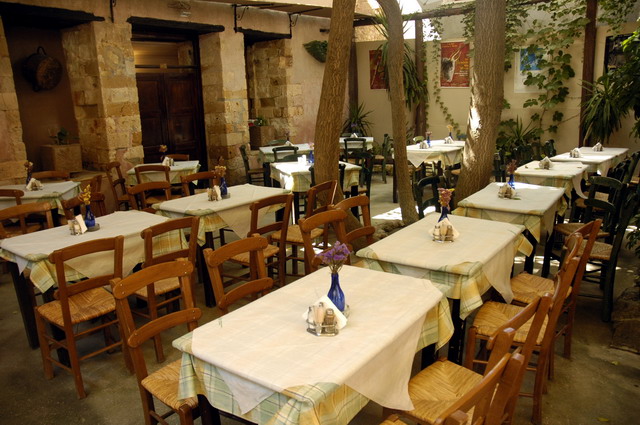crete240905_19_chania