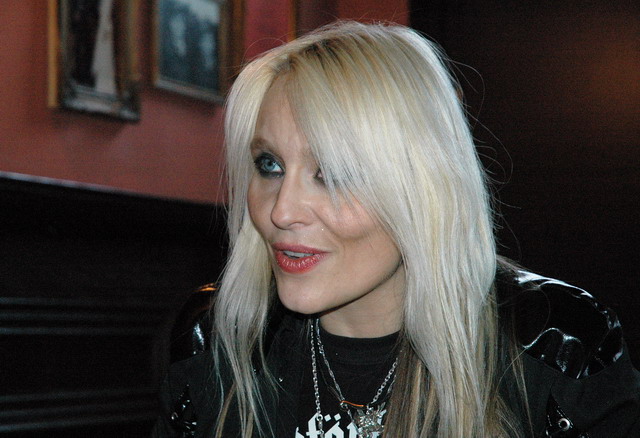 doro110306int_14
