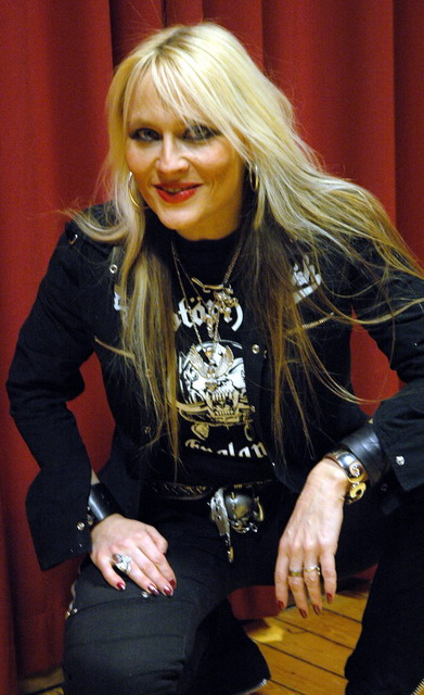 doro110306promo_02
