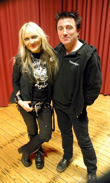 doro110306promo_12_doro_jan