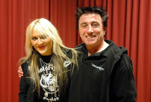 doro110306promo_19_doro_jan