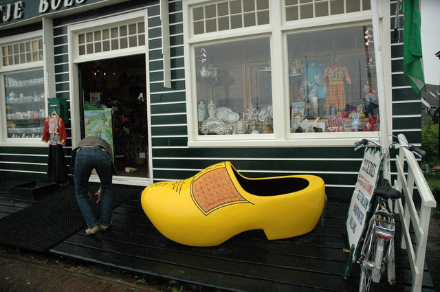 marlin260506_30_marken_clog
