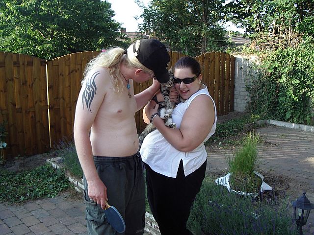 bbq_cpc160606_31_paddy_conny_neighbourscat