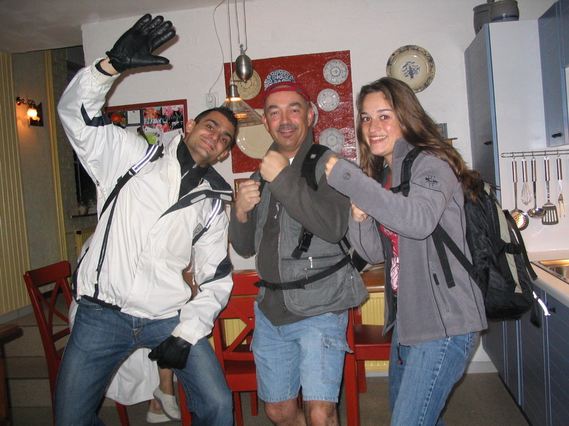 070407_02v_kennedymars_daniel_rob_elke