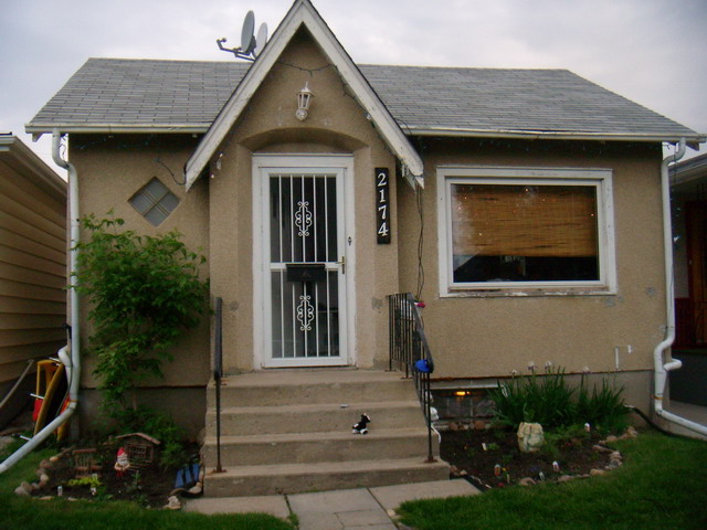 can030607_31_frontyard