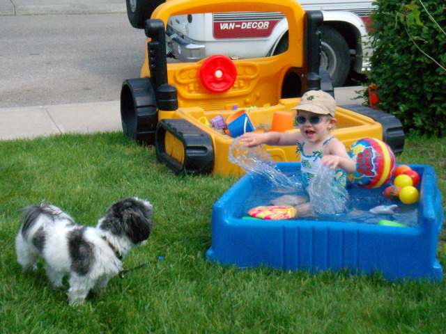 can040607_15_swimming