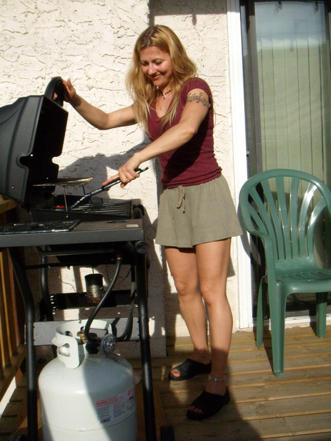 can100607_09_christinabbq_kris
