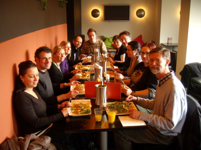 080213_08_lunchwork