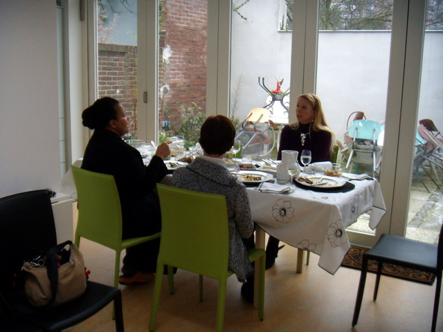 080214_08_dinnermilly
