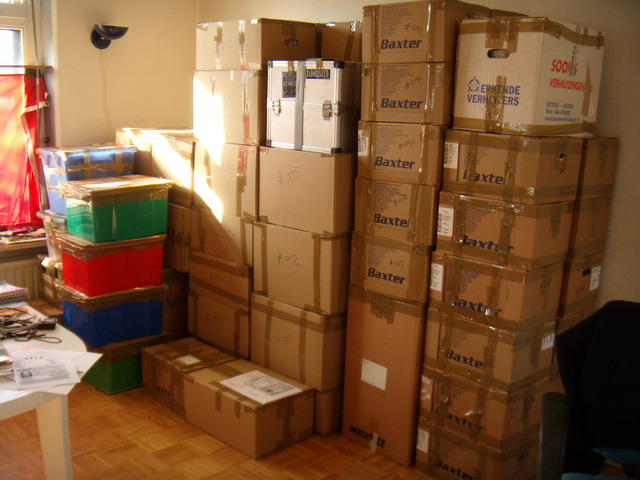 080215_27_boxes
