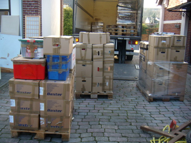 080215_32_boxes