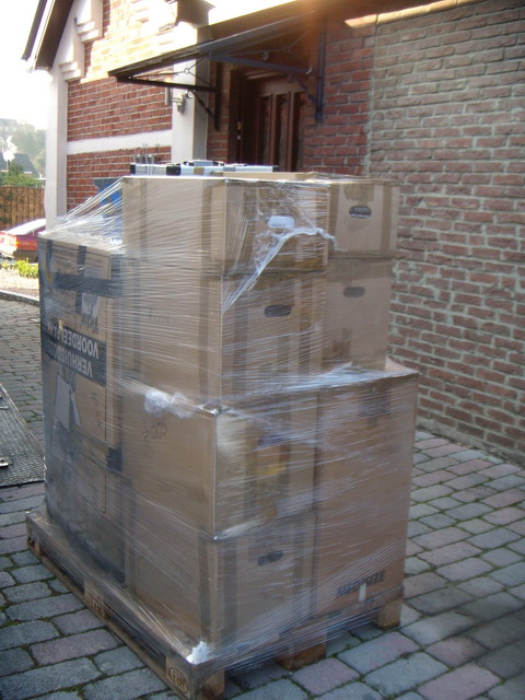080215_33_boxes