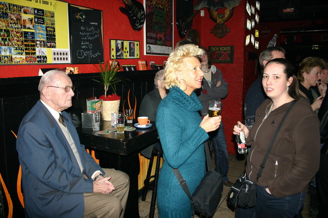 080216_surpriseparty_12t_harry_irma_wendy