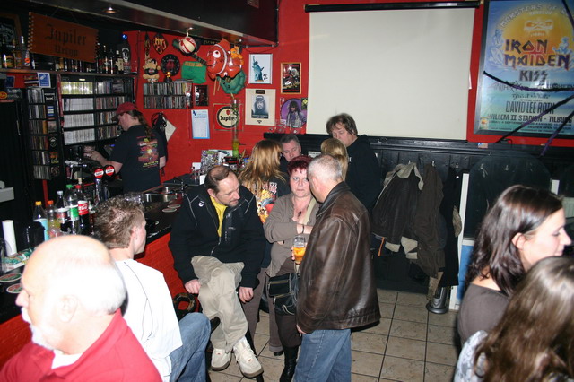 080216_surpriseparty_15ton