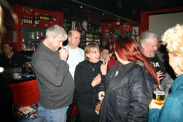 080216_surpriseparty_19t_surprised