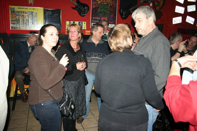 080216_surpriseparty_26t_wendy_margot_toon_hennie_jos