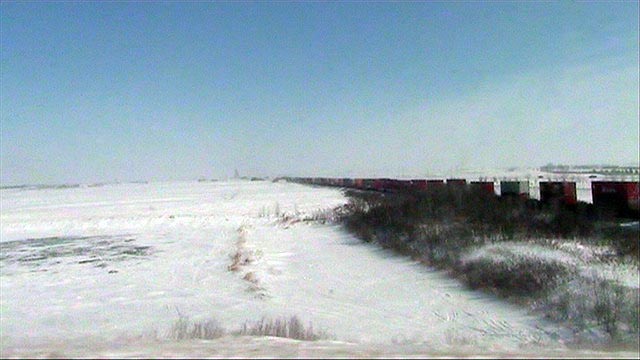080304_001_winterprairie_train