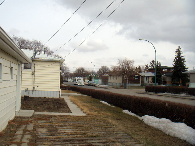 080328_20_ieleaving
