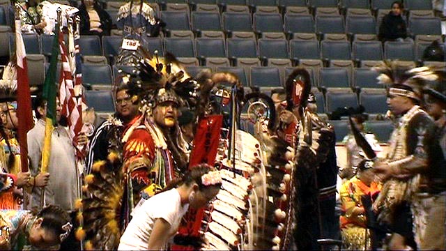 080412_powwow_uni_02v