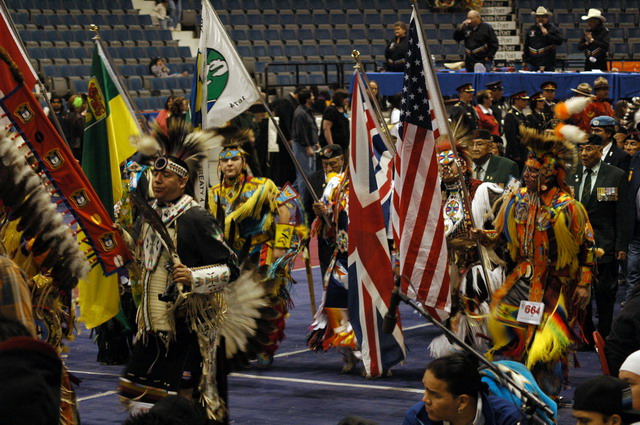 080412_powwow_uni_03