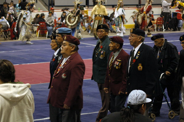 080412_powwow_uni_04