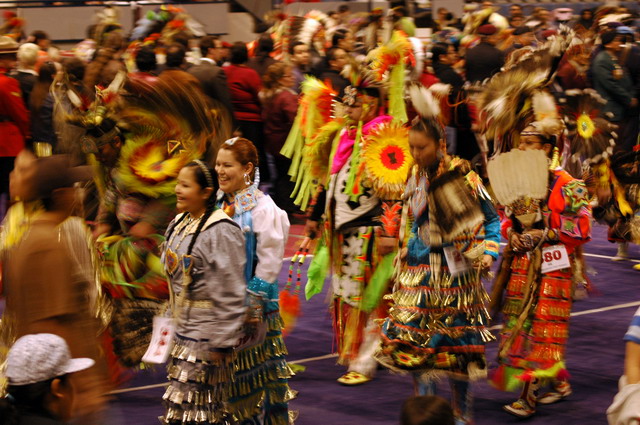 080412_powwow_uni_12