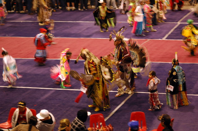 080412_powwow_uni_16