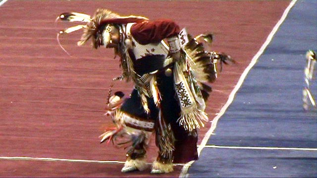 080412_powwow_uni_16v