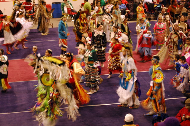 080412_powwow_uni_17