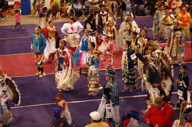 080412_powwow_uni_18