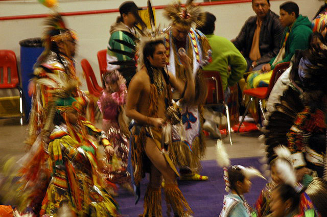 080412_powwow_uni_19