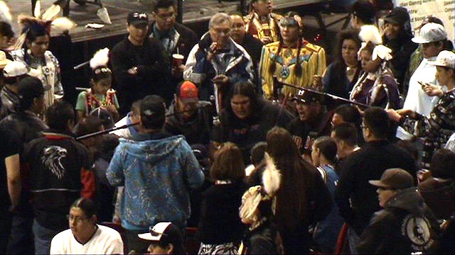 080412_powwow_uni_20v