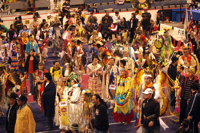 080412_powwow_uni_22