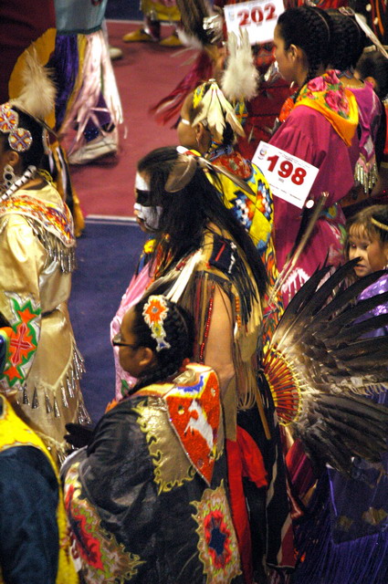 080412_powwow_uni_24