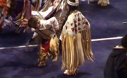 080412_powwow_uni_26v