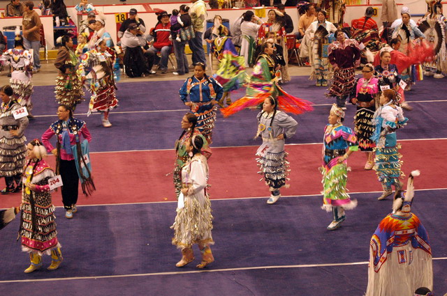 080412_powwow_uni_30
