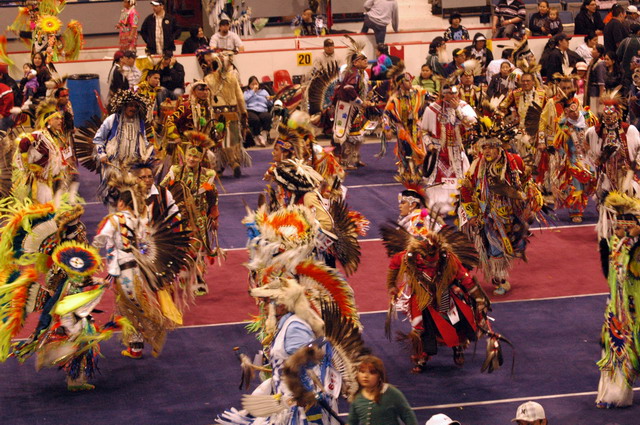 080412_powwow_uni_31
