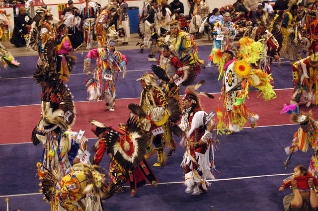 080412_powwow_uni_34