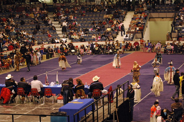 080412_powwow_uni_39
