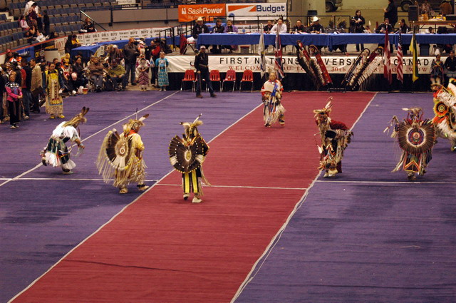 080412_powwow_uni_41